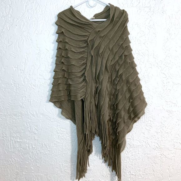 Anthropologie Moth Fluttering Lashes - Picture 2 of 5